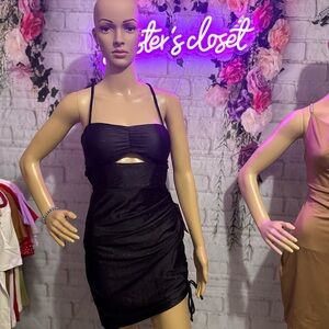 Dress black is amazing 🤩 It is shiny with lace on the back push up on the bust